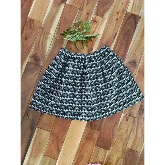 Joe B By Ben basset Circle Skater Skirt Juniors Sz Xs black white geometric mini - Picture 1 of 4
